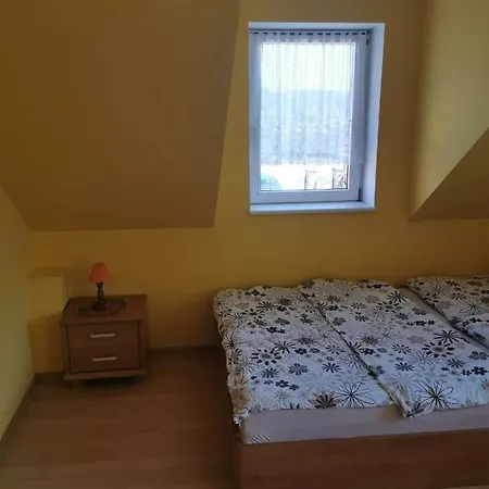 Konukevi Wedzarnia Pod Lasem-noclegi